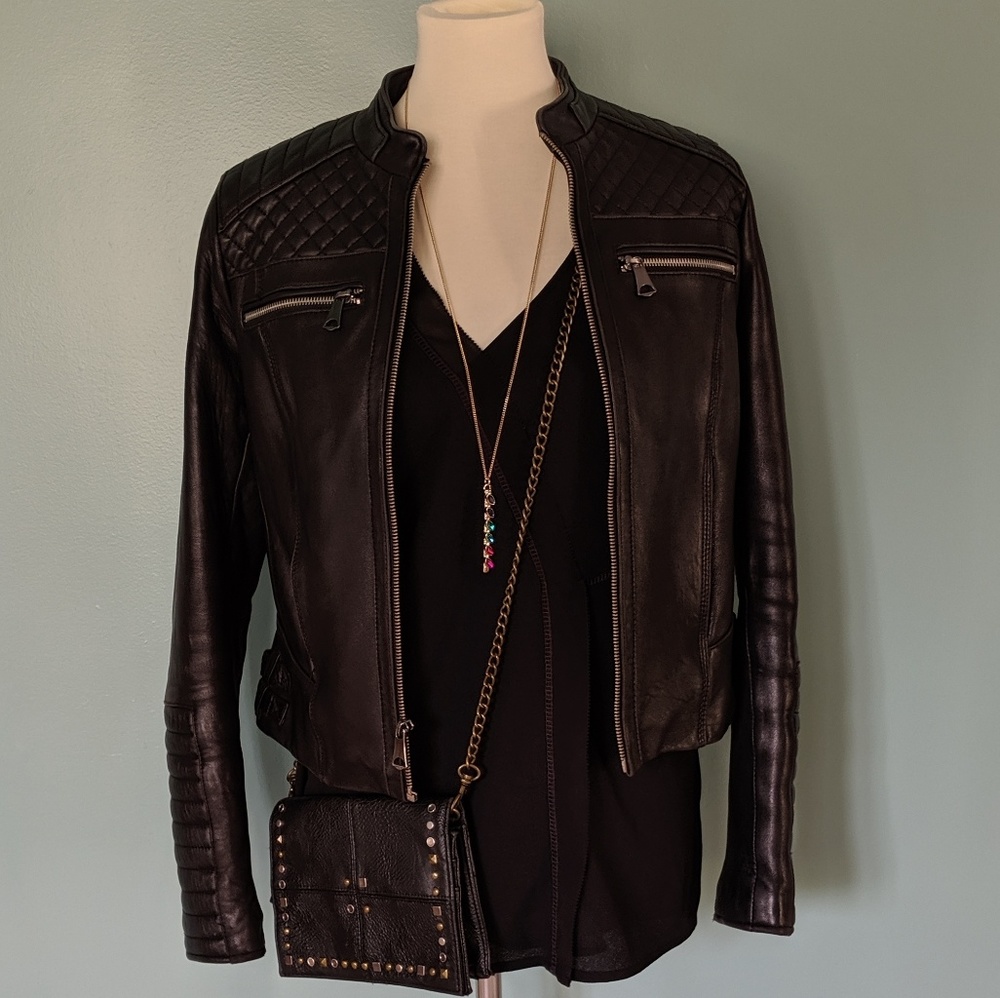 Black Sleeveless Blouse